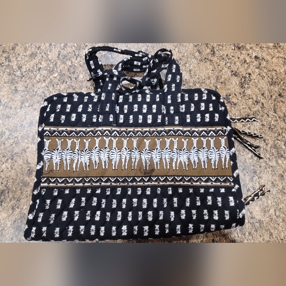 Vera Bradley hanging  cosmetic bag - Picture 3 of 6